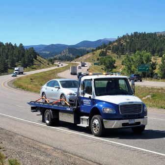 Как вызвать эвакуатор недорого и не попасть на развод